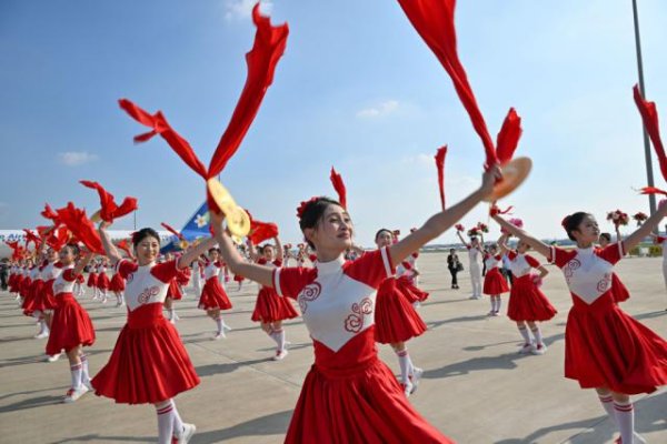 祥乾资产 法媒述评：两场盛会展现中国稳定力量