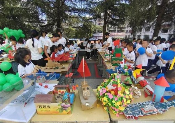 永崋证券 开学变游乐场，福泉校园一周玩疯了，谁不想去？